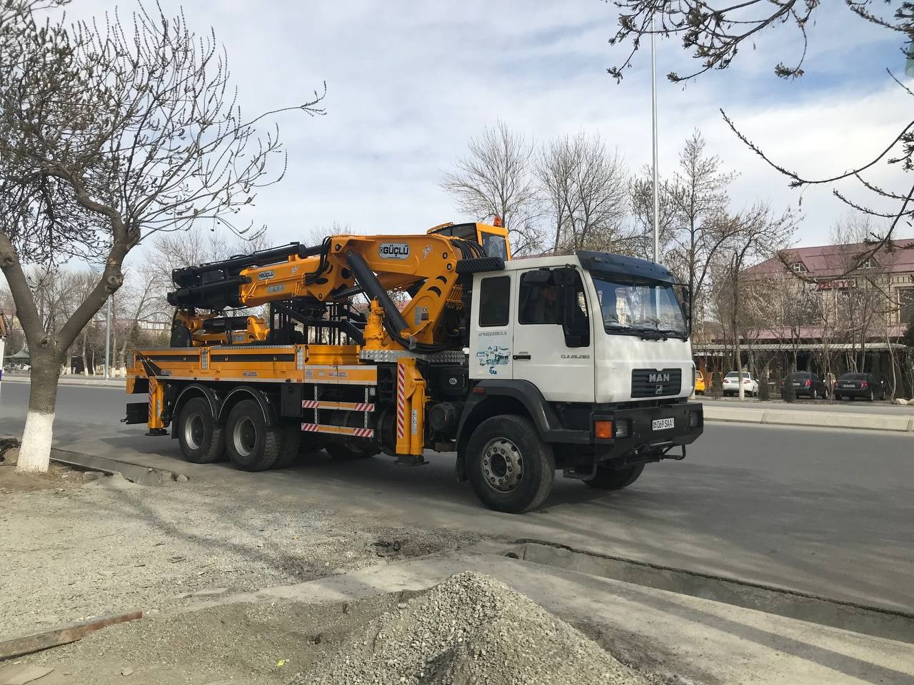 HYDRAULIC LIFTING CRANE MANIPULATOR Brand GH 90 L6 + L4